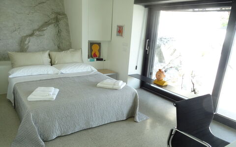 Villetta Farfallina: Camera Da Letto, Camera, Mobilia, Proprietà, Letto, Interior Design, Telaio Del Letto, Costruzione, Lenzuolo, Casa