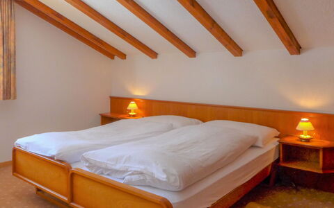 Zermatt 79: Letto, Camera Da Letto, Mobilia, Camera, Lenzuolo, Telaio Del Letto, Proprietà, Materasso, Bedding, Imbottitura Del Materasso