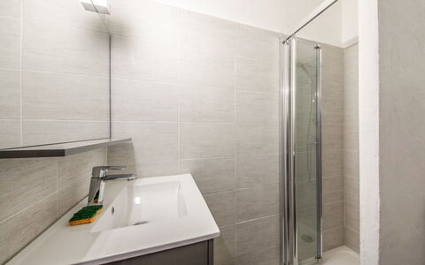 Le Narcisse: Costruzione, Idraulico Fixture, Lavello, Rubinetto, Bagno, Casa, Interior Design, Rettangolo, Pavimentazione
