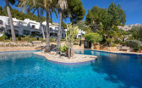 Los Lagos: Piscina, Proprietà, Immobiliare, Vacanza, Ricorrere, Azzurro, Estate, Acqua, Albero, Tempo Libero