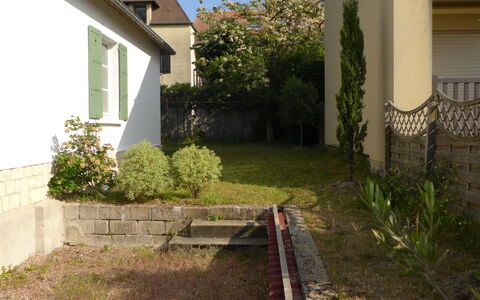 Sunny Lodge: Pianta, Proprietà, Costruzione, Foglia, Finestra, Cielo, Lotto, Casa, Manto Stradale