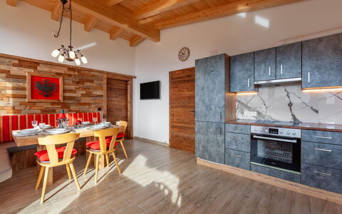 Chalet Spatn: Camera, Proprietà, Mobilia, Costruzione, Interior Design, Controsoffitto, Pavimento In Legno, Pavimento, Casa, Latifoglie