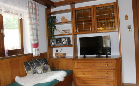 Umbichl: Mobilia, Camera, Proprietà, Cabinetry, Interior Design, Costruzione, Casa, Soggiorno, Casa, Latifoglie