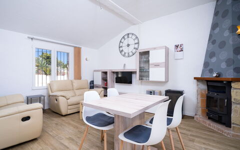 La Camarrocha: Proprietà, Camera, Mobilia, Interior Design, Costruzione, Casa, Tavolo, Immobiliare, Pavimento, Pavimento In Legno