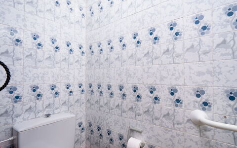 La Camarrocha: Bagno, Piastrella, Blu, Camera, Proprietà, Parete, Interior Design, Architettura, Idraulico Fixture, Bagno Accessorio