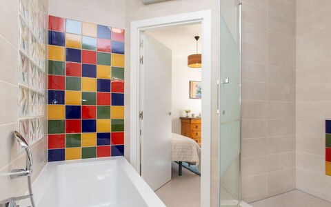 Can Gy: Idraulico Fixture, Costruzione, Vasca Da Bagno, Rubinetto, Bagno, Soffione Doccia, Casa, Doccia, Interior Design