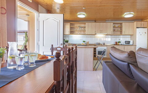 Lorena: Controsoffitto, Camera, Proprietà, Soffitto, Costruzione, Interior Design, Mobilia, Cucina, Cabinetry, Immobiliare
