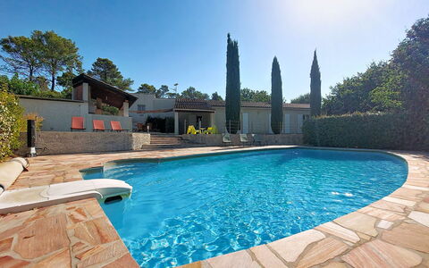 Bois D'Astros: Blu, Piscina, Materiale Composito, Flagstone, Giochi D'Acqua, Ricorrere, Shade, Piastrella, Eco Hotel, Calcestruzzo