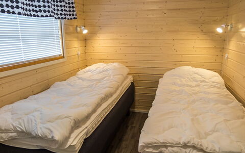Venuskukkula: Legna, Pavimento, Pavimentazione, Interior Design, Camera Da Letto, Soffitto, Camera, Mobilia, Letto, Telaio Del Letto