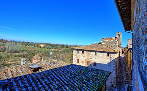 Palazzo Del Capitano: Blu, Cielo, Tetto, Proprietà, Casa, Architettura, Villaggio, Tecnologia, Costruzione, Area Rurale