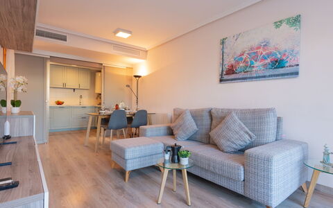 Dénia 479: Interior Design, Pavimentazione, Mobilia, Pavimento, Legna, Soffitto, Camera, Divano, Casa, Soggiorno
