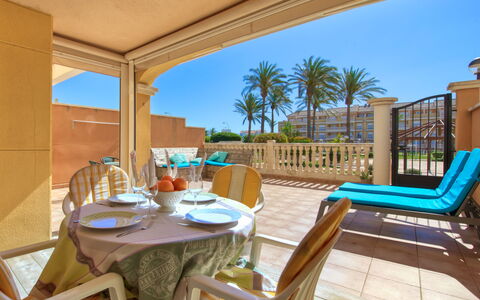 Dénia 479: Proprietà, Camera, Immobiliare, Costruzione, Mobilia, Interior Design, Casa, Vacanza, Tavolo, Estate