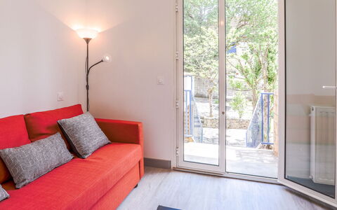 Saint Palais sur Mer 148: Camera, Proprietà, Mobilia, Interior Design, Rosso, Casa, Costruzione, Pavimento, Immobiliare, Camera Da Letto