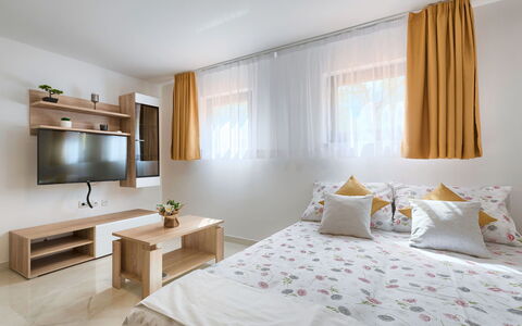 Meden: Camera Da Letto, Camera, Mobilia, Letto, Proprietà, Interior Design, Lenzuolo, Telaio Del Letto, Materasso, Bedding