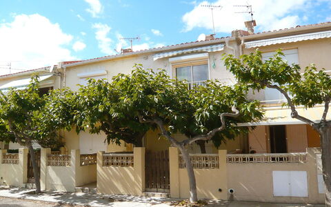 Corsaires 63: Proprietà, Casa, Architettura, Parete, Costruzione, Quartiere, Zona Residenziale, Albero, Casa, Immobiliare