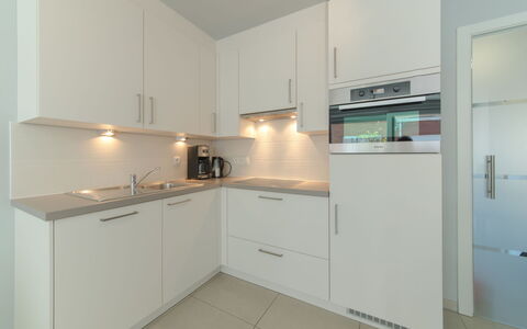 Seaside 101 with Parking: Proprietà, Camera, Cucina, Cabinetry, Mobilia, Costruzione, Controsoffitto, Casa, Interior Design, Immobiliare