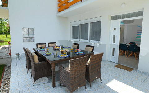 Pixie: Proprietà, Camera, Casa, Costruzione, Tavolo, Sala Da Pranzo, Mobilia, Immobiliare, Interior Design, Casa