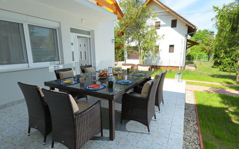 Pixie: Proprietà, Costruzione, Casa, Immobiliare, Camera, Casa, Mobilia, Tavolo, Terrazza, Interior Design