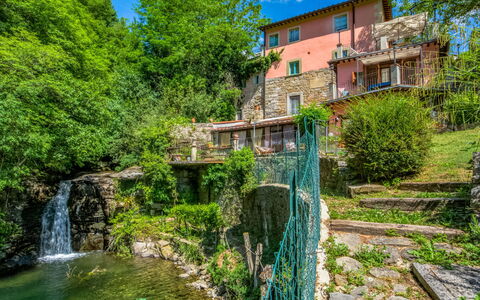 Il Mulinaccio: Natura, Acqua, Vegetazione, Paesaggio Naturale, Verde, Cascata, Alveo, Fiume, Riserva Naturale, Architettura