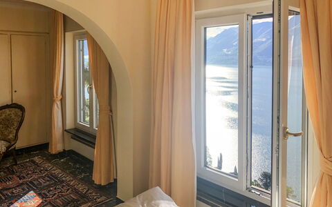 Panorama Lakeview Lago Maggiore: Camera, Proprietà, Mobilia, Immobiliare, Costruzione, Parete, Architettura, Pavimento, Interior Design, Finestra