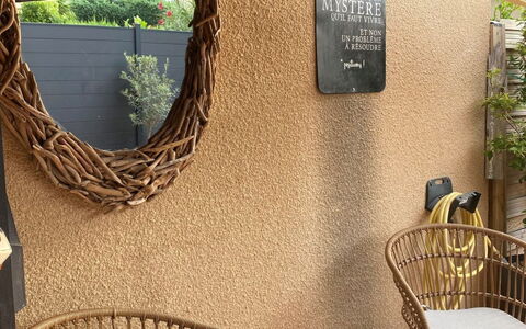 Le Puit Michel: Proprietà, Pianta, Luce, Legna, Costruzione, Interior Design, Shade, Immobiliare, Tinte E Ombre, Latifoglie