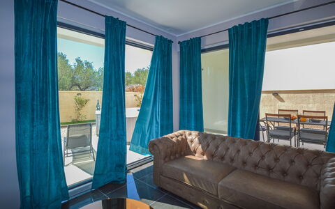 Prova 1: Camera, Tenda, Proprietà, Blu, Interior Design, Finestra Trattamento, Mobilia, Soggiorno, Per Finestre, Turchese