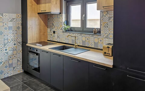 Prova 1: Controsoffitto, Cabinetry, Costruzione, Cucina Stufa, Cucina, Finestra, Lavello, Elettrodomestico Da Cucina, Rubinetto, Legna