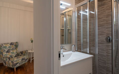 Ventimiglia 629: Bagno, Camera, Proprietà, Interior Design, Architettura, Casa, Immobiliare, Costruzione, Piastrella, Idraulico Fixture