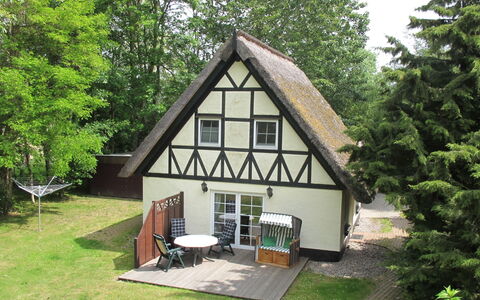 Hühnerhaus: Proprietà, Casa, Villetta, Costruzione, Casa, Immobiliare, Tetto, Capannone, Albero, Camera