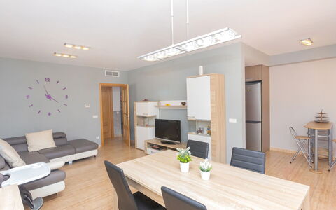Nova: Camera, Proprietà, Interior Design, Mobilia, Costruzione, Sala Da Pranzo, Soffitto, Casa, Pavimento, Tavolo