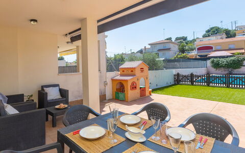 Nova: Proprietà, Camera, Costruzione, Immobiliare, Casa, Interior Design, Mobilia, Casa, Tavolo, Architettura