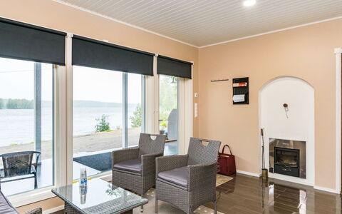 Villa Leinola 1: Mobilia, Sedia, Mobili Da Esterno, Tavolo, Legna, Tavolo Esterno, Cucina & Sala Da Pranzo Tavolo, Shade, Giardino, Ombrello