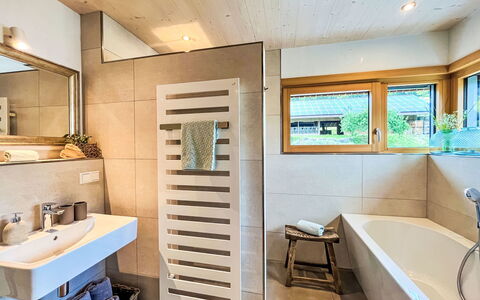 Hofstetten 650: Pavimentazione, Interior Design, Legna, Pavimento, Soffitto, Idraulico Fixture, Bagno, Camera, Casa, Rubinetto
