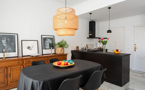 Sol de Estepona: Camera, Sala Da Pranzo, Mobilia, Interior Design, Proprietà, Tavolo, Giallo, Soffitto, Pavimento, Cucina