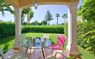 Bel Air 463.3: Acqua, Costruzione, Pianta, Cielo, Giorno, Proprietà, Piscina, Azzurro, Finestra, Albero