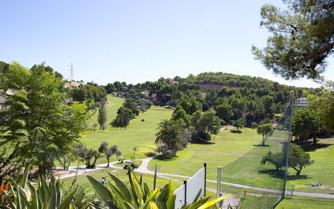 Bernia Golf: Vegetazione, Giardino Botanico, Giardino, Botanica, Stabilimento Sportivo, Albero, Erba, Piantagione, Graminacee, Pianta