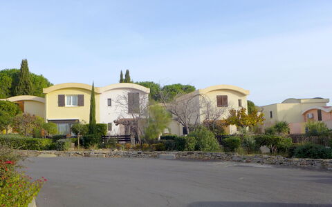 Gruissan 310: Cielo, Pianta, Comunita 'Impianto, Finestra, Albero, Lotto, Manto Stradale, Casa, Nube, Zona Residenziale