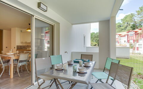 Hossegor 770: Proprietà, Camera, Costruzione, Immobiliare, Mobilia, Casa, Interior Design, Tavolo, Appartamento, Architettura