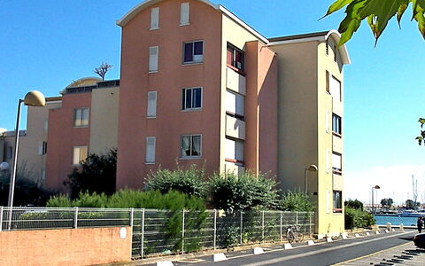 Les Occitanes: Zona Residenziale, Proprietà, Costruzione, Architettura, Quartiere, Casa, Immobiliare, Appartamento, Cittadina, Facciata