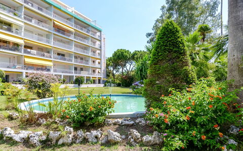 Les Pervenches: Vegetazione, Proprietà, Giardino, Immobiliare, Botanica, Albero, Architettura, Casa, Costruzione, Pianta