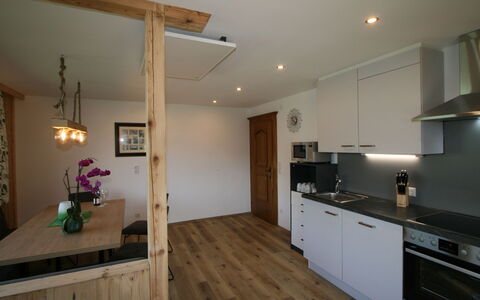 Kröll: Cabinetry, Controsoffitto, Legna, Illuminazione, Cassetto, Cucina, Architettura, Costruzione, Pavimento