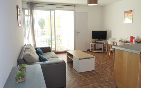 Maisons sur la Plage: Mobilia, Tavolo, Divano, Comfort, Legna, Divano Letto, Costruzione, Pavimentazione, Pavimento, Televisione