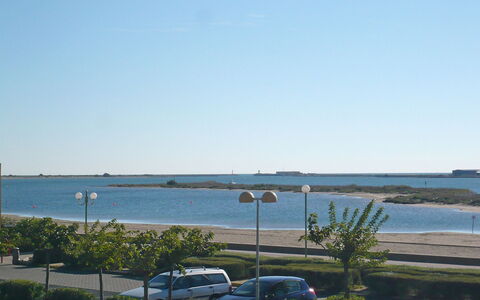 Maisons sur la Plage: Acqua, Pianta, Cielo, Auto, Veicolo, Azzurro, Street Luce, Lotto, Costiera E Morfologie Oceanic, Orizzonte