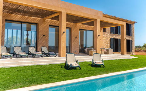 Can Navarro: Acqua, Pianta, Cielo, Proprietà, Azzurro, Finestra, Shade, Illuminazione, Architettura, Piscina