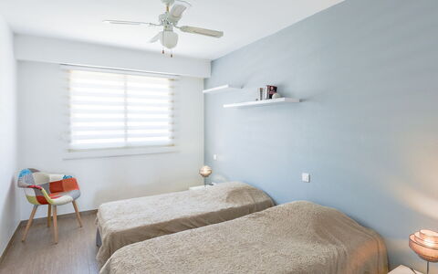 Etoile de Mer: Camera Da Letto, Camera, Mobilia, Letto, Proprietà, Lenzuolo, Interior Design, Parete, Pavimento, Soffitto