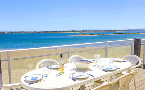 Laguna Beach: Acqua, Cielo, Tavolo, Mobilia, Proprietà, Sedia, Azzurro, Blu, Mobili Da Esterno, Costruzione