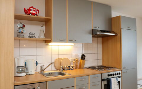 Annis Nest: Cabinetry, Controsoffitto, Camera, Cucina, Mobilia, Proprietà, Cucina Stufa, Apparecchio Major, Credenza, Interior Design
