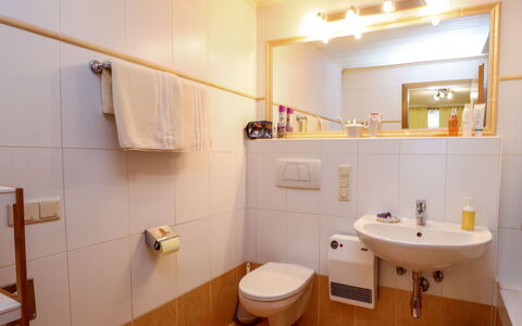 Annis Nest: Bagno, Proprietà, Camera, Interior Design, Idraulico Fixture, Architettura, Costruzione, Casa, Immobiliare, Rubinetto