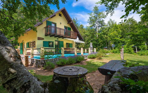 Legendao: Natura, Proprietà, Casa, Paesaggio Naturale, Albero, Villetta, Casa, Architettura, Costruzione, Immobiliare