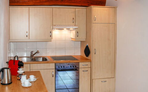 Rustico Ca' Di Garoi: Controsoffitto, Camera, Cabinetry, Mobilia, Cucina, Proprietà, Cucina Stufa, Latifoglie, Credenza, Apparecchio Major